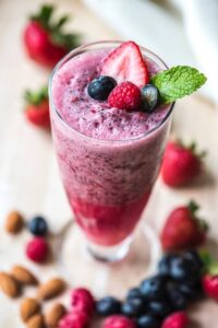 Smoothies with frozen fruits
